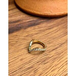 NEW SAHIRA women's alara chevron ring in gold